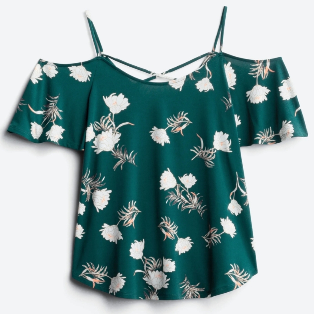 Kaileigh Valette Back Detail Cold Shoulder Knit Top - M
